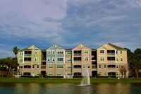 Building Photo - AVAILABLE NOW: First-floor 2-bedroom, 1-bath condo in Gated Community