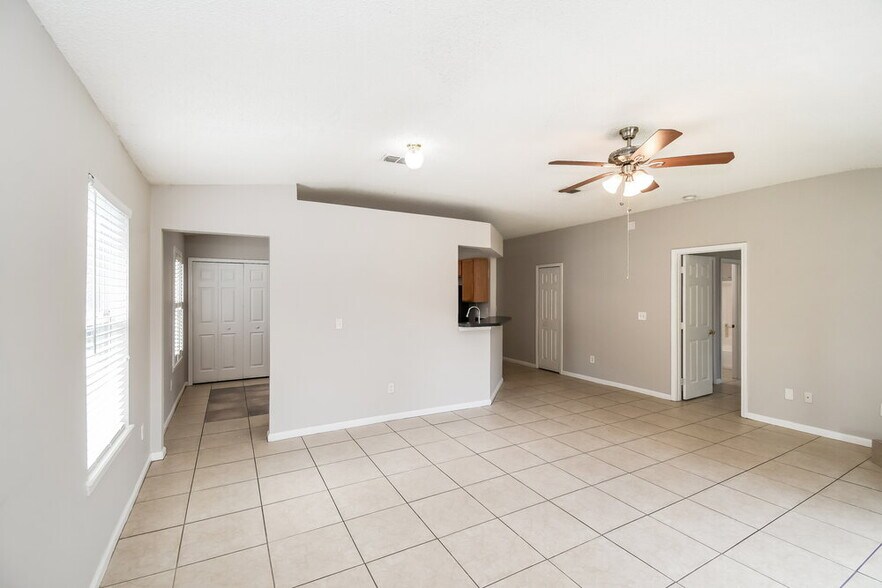 Building Photo - 3341 Volley Dr