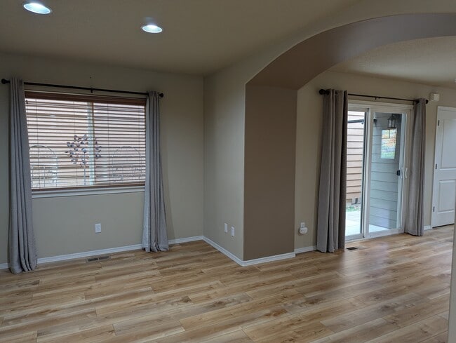 Building Photo - 20565 Sun Meadow Way