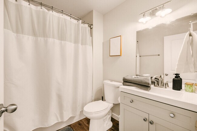 Building Photo - 3213 Grand Blvd