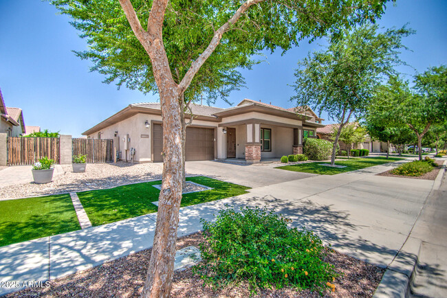Building Photo - 7128 E Posada Ave