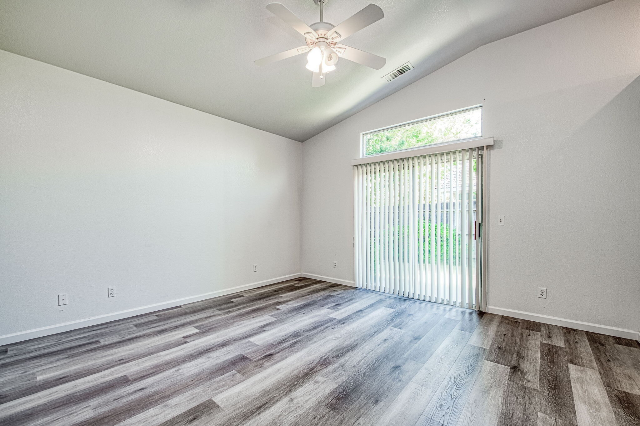 Building Photo - 1708 E Chelsea Dr