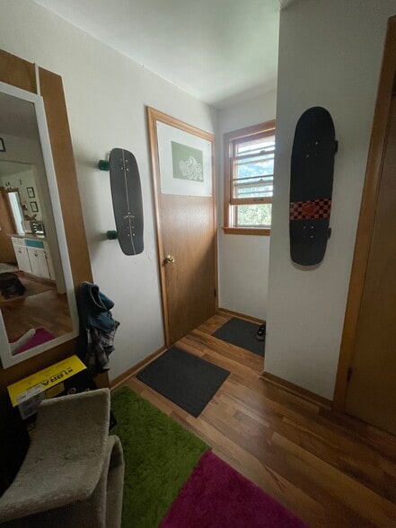 Entrance way - 1628 California St NE