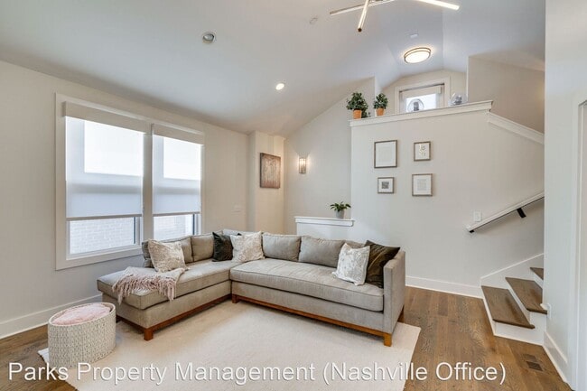 Building Photo - 3 br, 5 bath House - 206 S. 10th Street