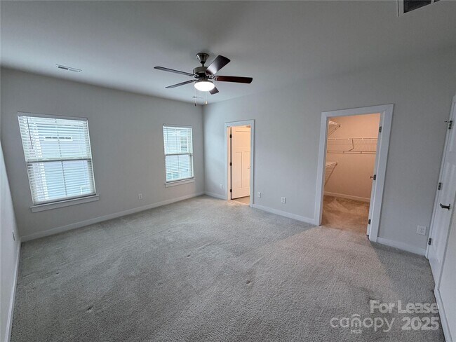 Building Photo - 2053 Birchside Dr