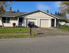 Building Photo - Riverside 408-410