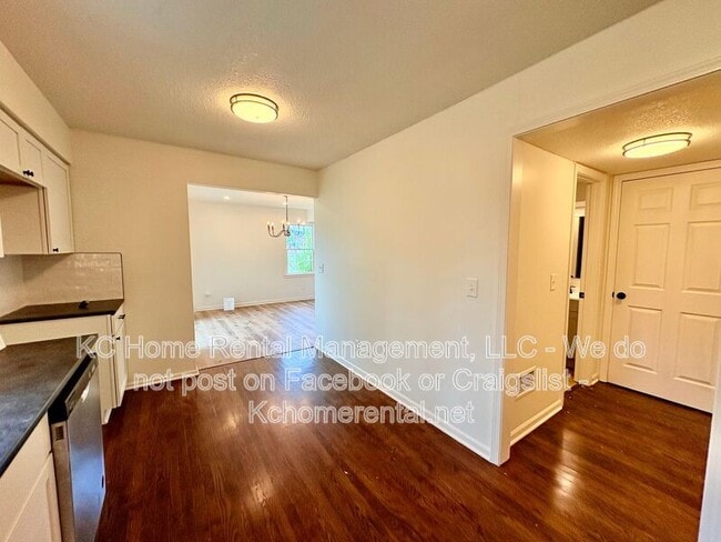 Building Photo - 307 E Main St