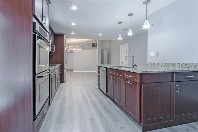 Building Photo - 2038 Crowley Cir W