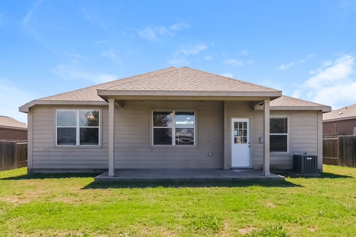 Building Photo - 3400 Spruce St