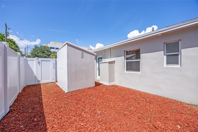 Building Photo - 412 SE 16th St