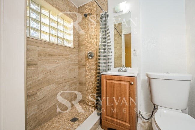 Building Photo - Prepare to be impressed by this 3 bedroom,...