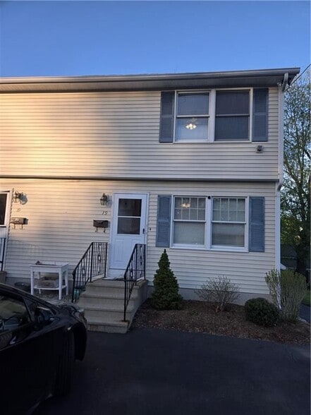 Building Photo - 19 Berclay St