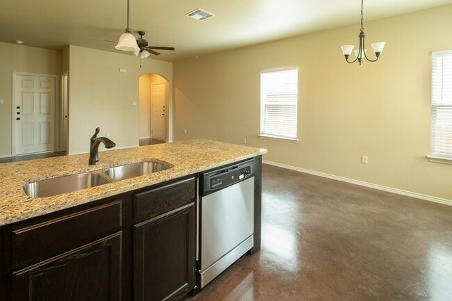 Building Photo - AVAILABLE NOW! GORGEOUS 3 BEDROOM DUPLEX LOCATED IN BUDA, TEXAS!