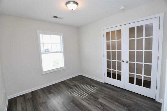 Building Photo - 115 Whitetail Cir