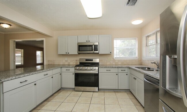 Building Photo - 6406 Ashton St