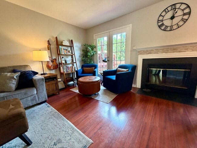 Building Photo - Stunning 3-Bedroom Townhome Nestled in Andorra Woods! Available mid-August!