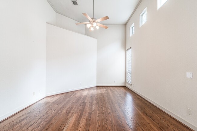 Building Photo - 403 Harborside Way