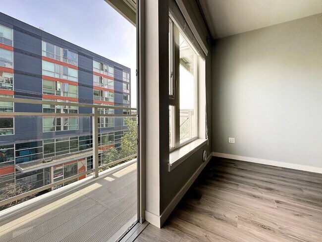 Building Photo - 1Bd/1Ba Seattle Condo