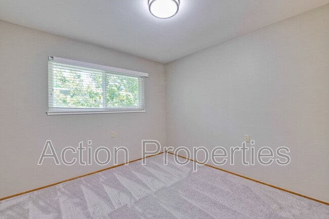 Building Photo - 14225 Lora Dr