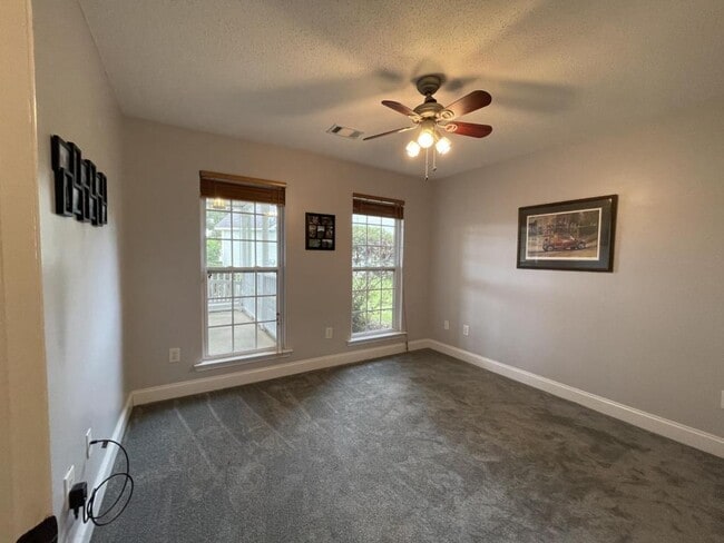 Building Photo - 119 Blackstone Court