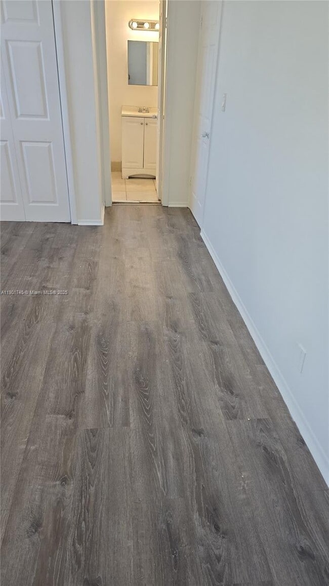 Building Photo - 5167 Pat Pl