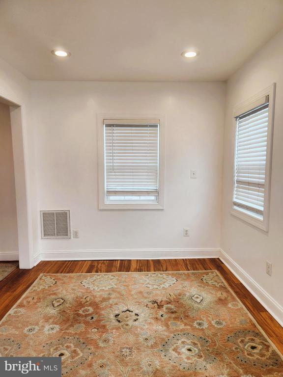 Building Photo - 3207 Bryant Ave