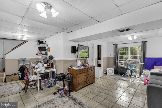 Building Photo - 9713 Velilla Rd