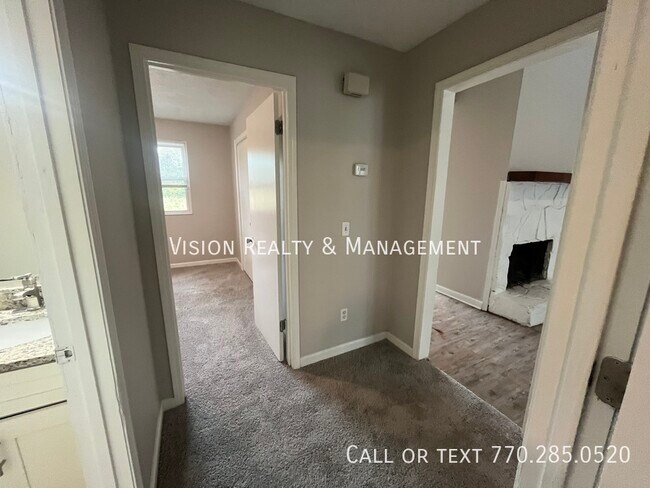 Building Photo - 5842 Oak Ct