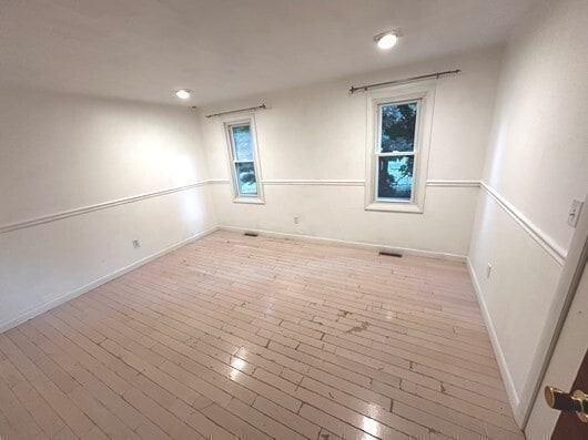 Building Photo - 124 Hampton Rd