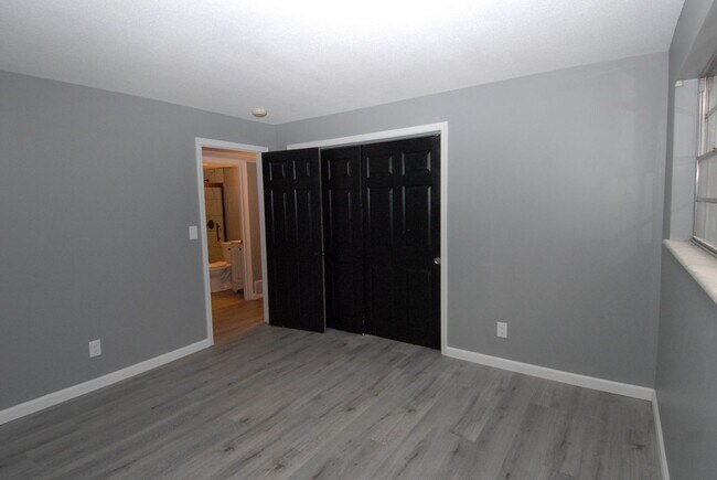 Building Photo - Maryland Heights Area