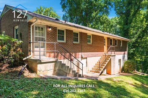 Building Photo - Charming 2 Bed/1 Bath Property in Quiet Neighborhood