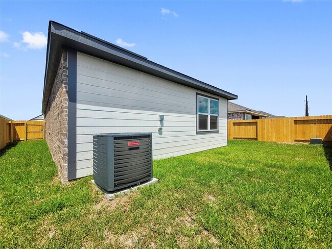 Building Photo - 7603 Thrips Ln