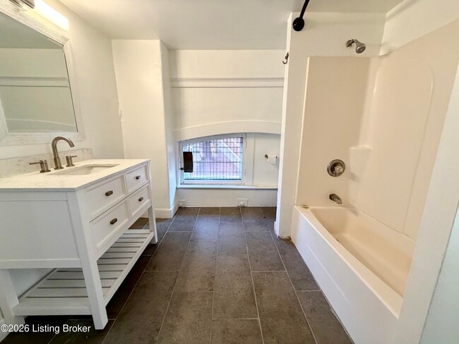 Building Photo - 1466 St James Ct