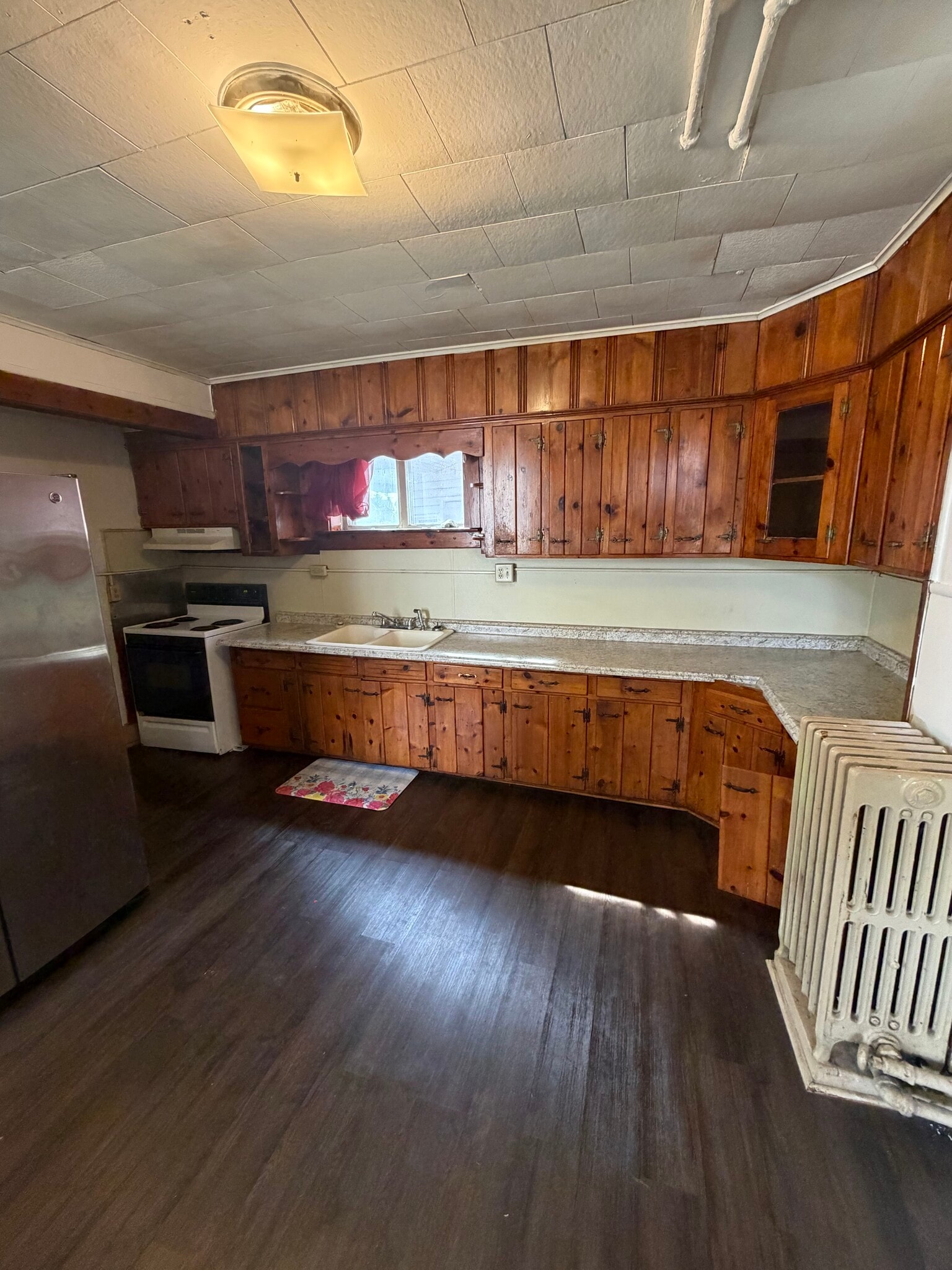 Kitchen - 226 Lincoln Way W