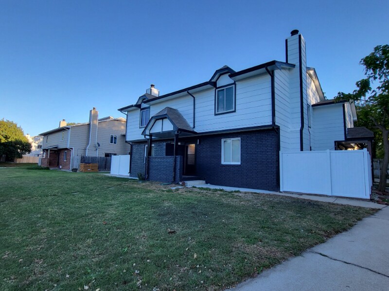 Building Photo - 9111 W Westlawn St