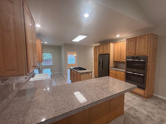 Building Photo - Single level 3 bedroom 2 bathroom Rincon Valley Home with A/C