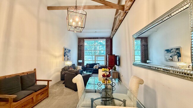 Building Photo - 12 Month Lease Term: Furnished 1BR Loft-style w/Den condo a block from The Embarcadero, Includes ...