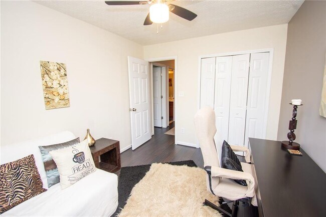 Building Photo - 5680 Cascade Run