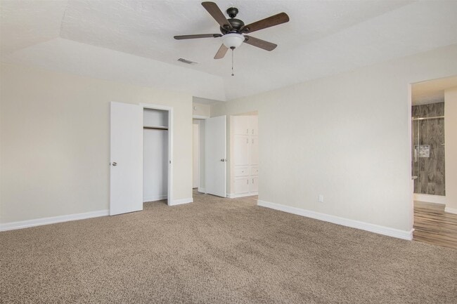 Building Photo - 2716 Pinecone Ln