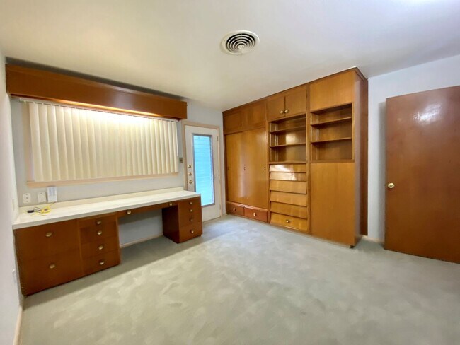 Building Photo - 6710 Moss Oak Dr