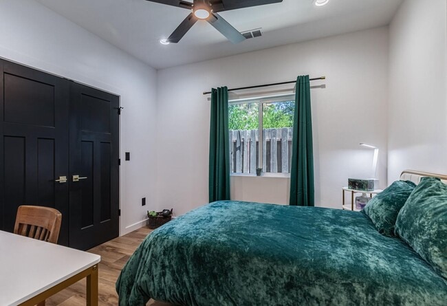 Building Photo - Karin's Kottage-New 2 Bedroom/2 Bath Furnished or Unfurnished Oasis for Lease