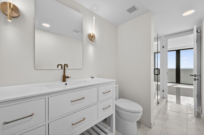 Building Photo - 1200 S Flagler Dr