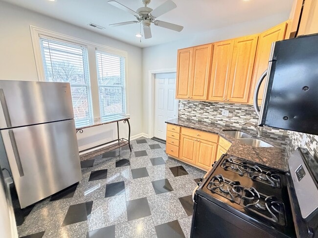 Building Photo - 2326 N Kostner Ave