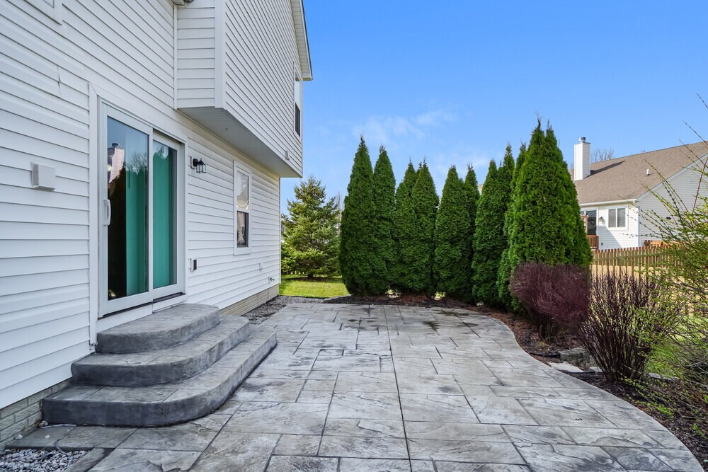 Building Photo - 255 Whitewater Ct