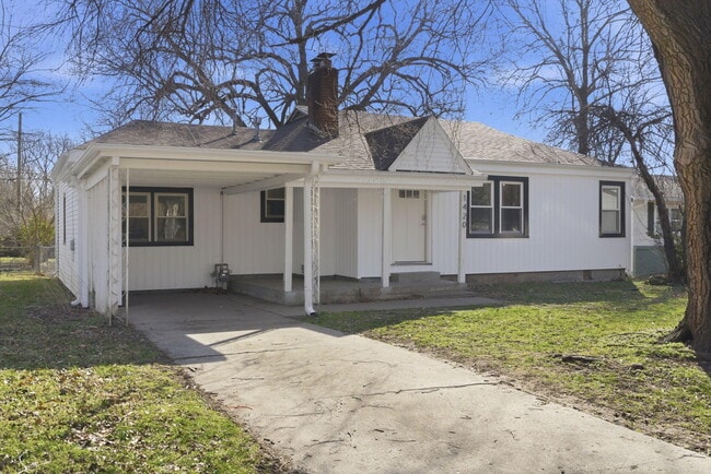 Building Photo - 1420 S Pickwick Ave