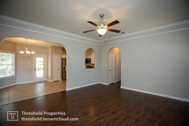 Building Photo - Craftsman #0049