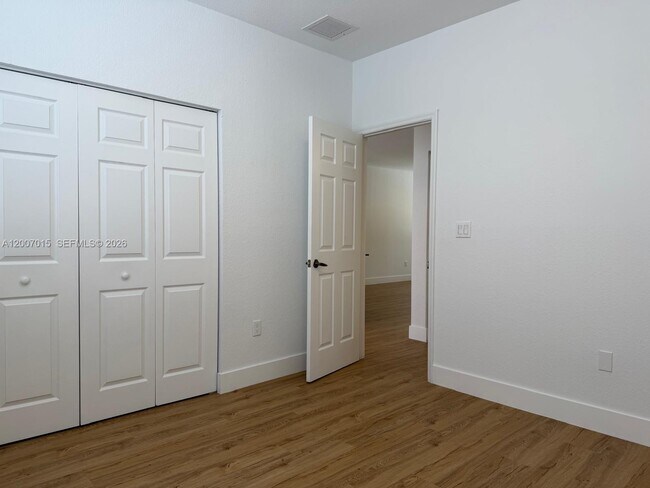 Building Photo - 14958 SW 41st Ln