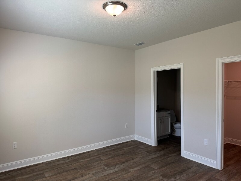 Building Photo - 13600 Shea Cir