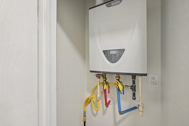 Building Photo - 14 Fiddleleaf Ct