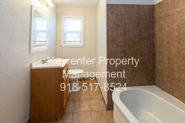 Building Photo - 3 BED/ 1 BATH IN UP AND COMING NEIGHBORHOOD